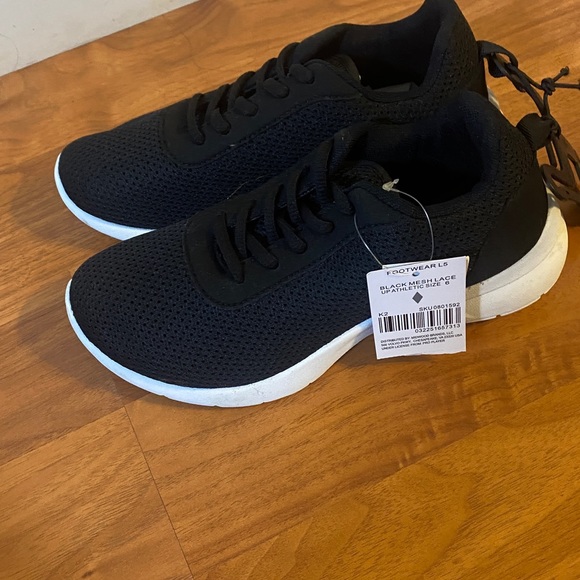 Shoes - Picture 4 of 4